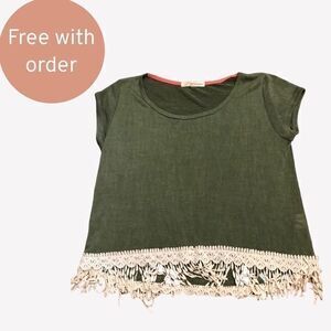 FREE Rewind Scoop Neck Short Sleeve Boxy Loose-Fit Crochet Fringe Trim Top Small